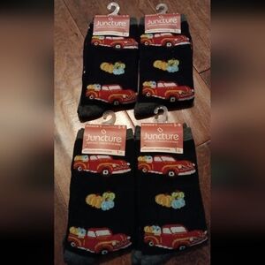Juncture Women's crew socks lot of 4 size 5-9 NIP red truck with Pumpkins